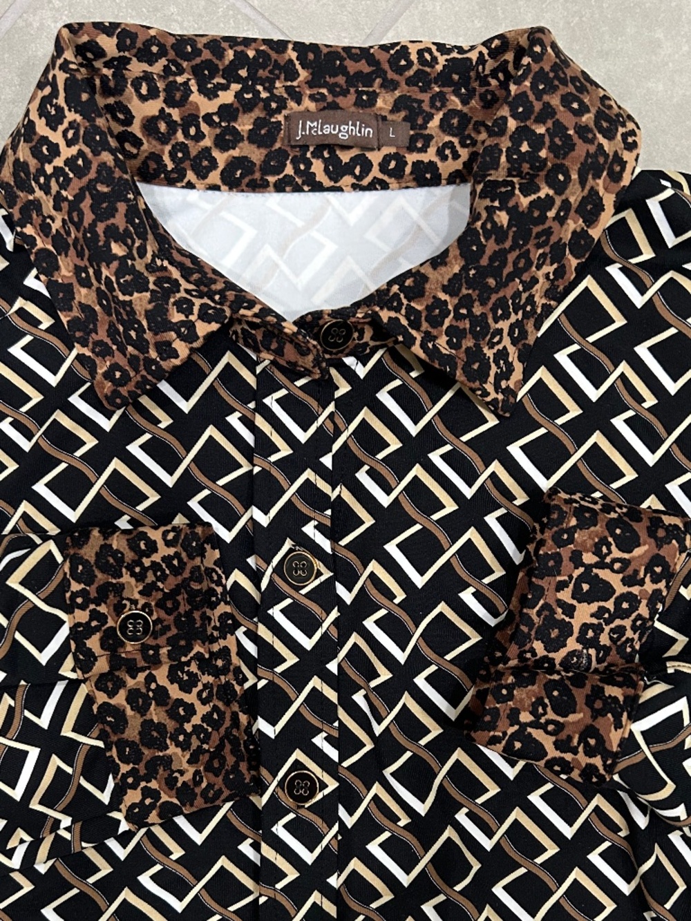 J McLaughlin NWOT women’s sz L Catalina Cloth stretch button front top. L sleeve